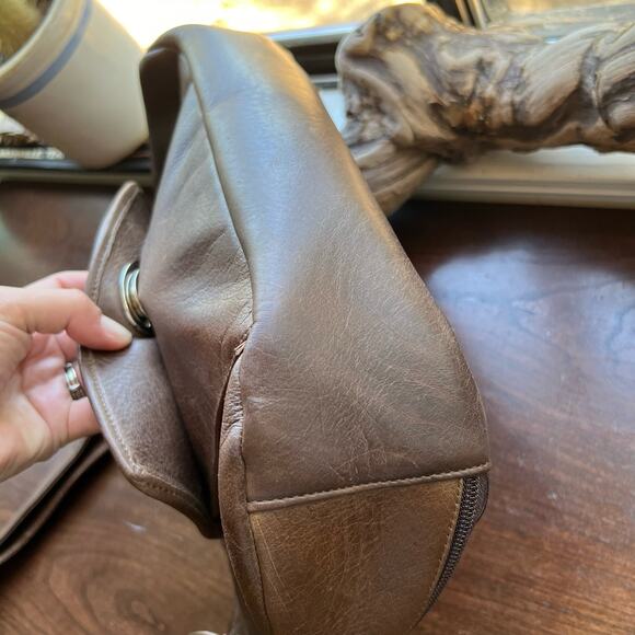 Coronado Hobo Leather Purse Concealed Carry Cognac Shoulder Bag Pockets NRA - Picture 4 of 16